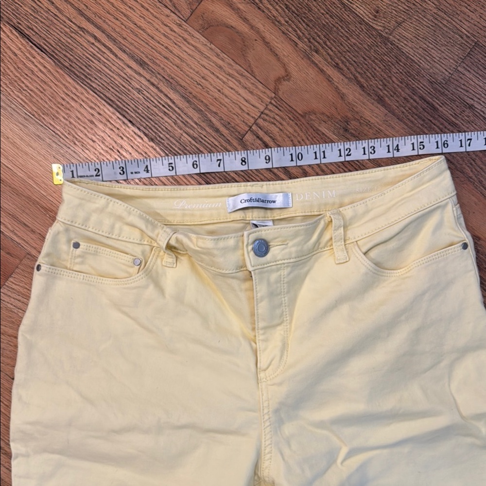 Croft & Barrow Yellow Cropped Pants Size: 12 stretch - Picture 2 of 8